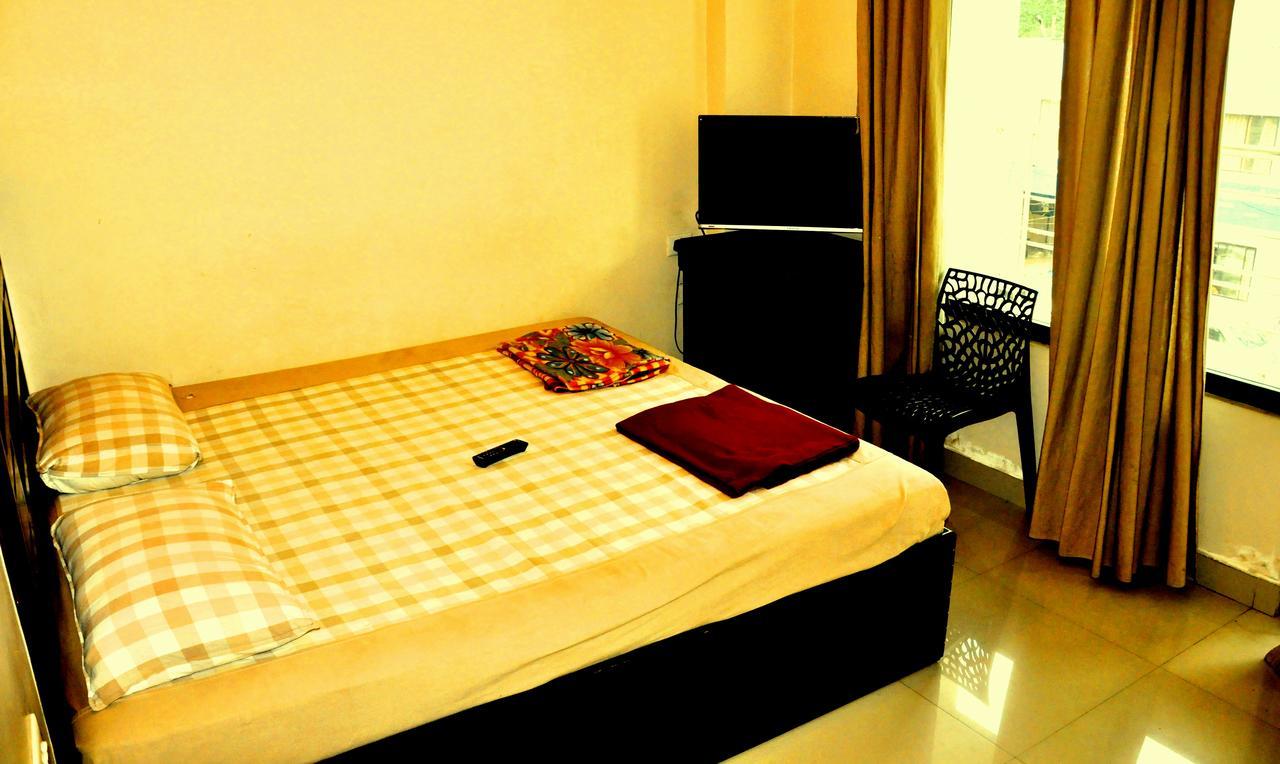 Hotel Royal Nest Vandiperiyār Exterior photo